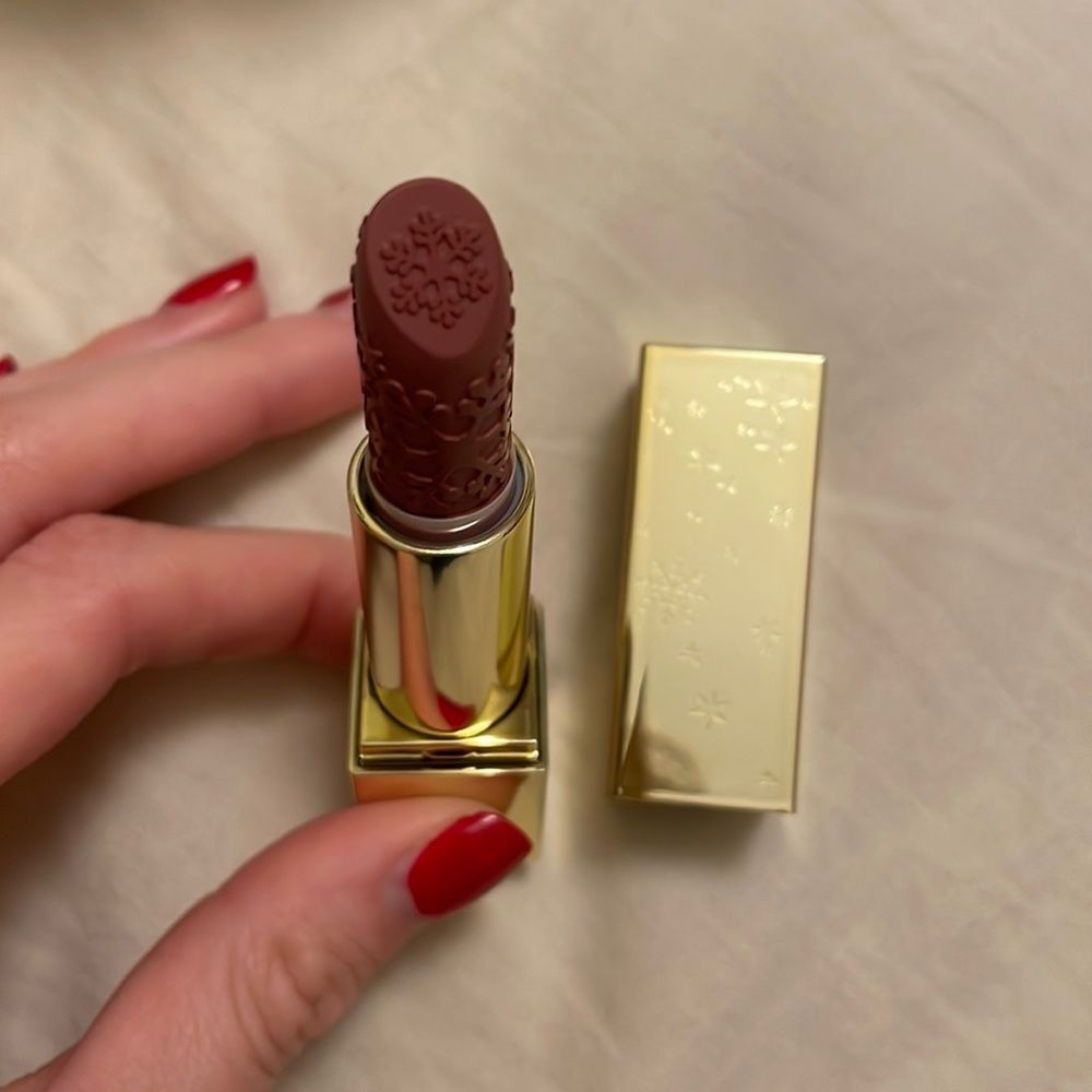 Estee Lauder Pure Color Envy lipstick in color Intense Nude